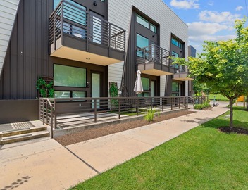 Cozy DT ATX Studio | Mins to Rainey St | Patio 3