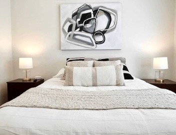 Stunning Urban Haven 4