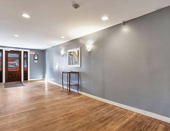 Corner View Broughton Penthouse with FREE Reserved Parking 5