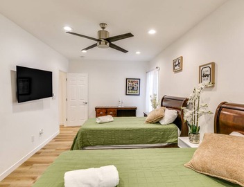 7 Mi to Dtwn! Modern Retreat in East Los Angeles 5