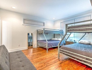 Huge 4 Bedroom Home 14 Big Beds Rooftop Deck 5