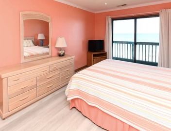 Oceanfront 2 BR Condo with a Shared Pool! Sea Shadow 405 2