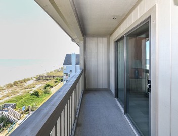 Oceanfront 2 BR Condo with a Shared Pool! Sea Shadow 405 4