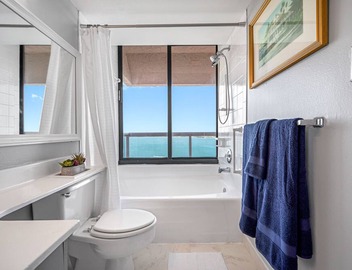 CBC 1-19D Amazing Gulf & Intercoastal Views, Pool, Hot Tub, Gym, Sauna & Pickleball! 4