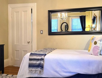 "Fort Hill Inn, Boston" Cozy Studio Suite, Eat in Kitchen, 5 minutes to Center 2