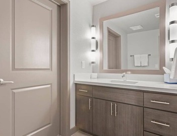 CozySuites PHX RORO Gym, Pool, Pets, Parking! #13 4