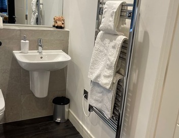 Cosy Flat in Sutton with Parking free 5