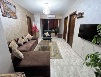 Luxury Downtown Apartment with Stunning View – 3 Bedrooms, Sleeps 8, 2 Bathroom 2