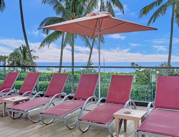 Beachfront Condo w Beach Service/1207 3