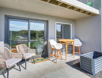 Glen Arbor Riverfront Retreat: Steps to Beach! 2