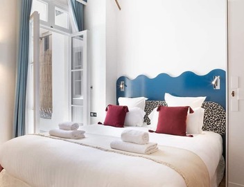 A Lavish 3-BR/3BA with Services in Saint-Germain 2