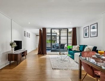 Modern 1BR with Patio in the Heart of Holborn 3