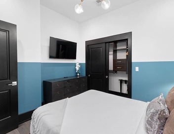 Steps to French Quarter | Rooftop Pool | Hotel 3