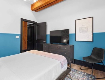 Modern Comfort–Pool Gym Luggage Lockers Hotel 3