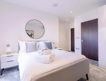 Stylish 2BR Near Shoreditch + Liverpool St w/Patio - Pass the Keys 2