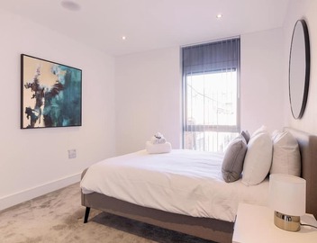 Stylish 2BR Near Shoreditch + Liverpool St w/Patio - Pass the Keys 3
