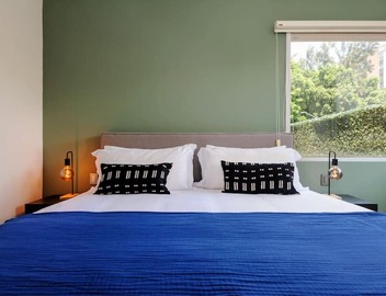Stylish 2-Bdr Haven with Relaxing Balcony 2