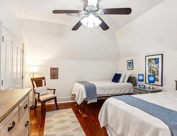 Prime Location and Luxury | 3br Streetcar + Dining 4