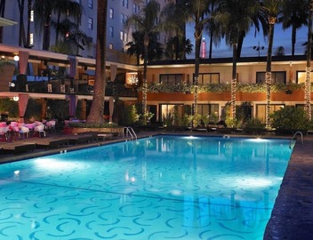 Majestic Stay Offering Intimate Poolside Bar Ambiance in the Heart of Hollywood 4