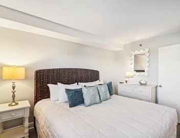 IR 210 is a 2 BR Gulf View Pet Friendly condo with Washer/Dryer 3