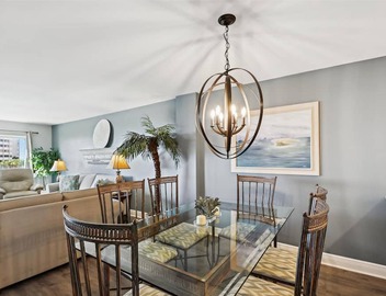 IR 210 is a 2 BR Gulf View Pet Friendly condo with Washer/Dryer 5