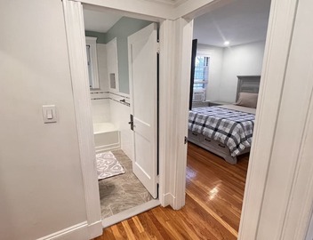 Tranquil Renovated 3BR Allston Condo + Parking , Close to Harvard/BU/BC/MIT! 3