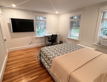 Tranquil Renovated 3BR Allston Condo + Parking , Close to Harvard/BU/BC/MIT! 2