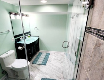 Cozy Getaway with Modern Look & Free Private Parking. 3