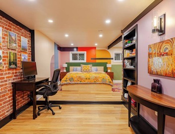 Luxurious DC garden apartment w/King bed, for work and play, steps to Metro 5