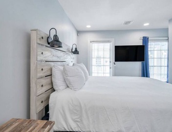 3 Bed/3 Bath with King Bed 15 min to Downtown New Orleans 4