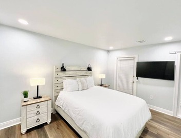 3 Bed/3 Bath with King Bed 15 min to Downtown New Orleans 2