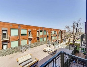 Prime East Downtown Studio w/pool, gym, laundry 3