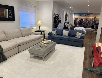 Luxurious open concept 2 bedroom apt on ravine, pond, central, airport, shopping 3