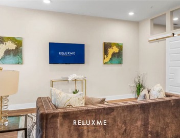 Reluxme|Uptown 2BR w/Hot Tub, Gym, Pools & Views 4