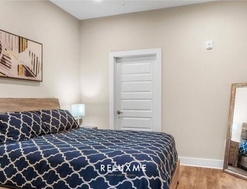 Reluxme|Uptown 2BR w/Hot Tub, Gym, Pools & Views 3