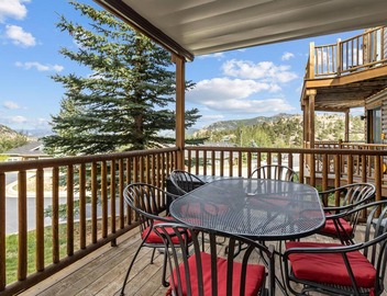 Peaceful Retreat Stunning Views. Hot tub, A/C 2 bedroom 3