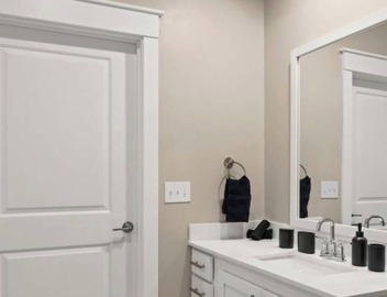 Reluxme| SouthPark 1BR Condo w/Prm Amenities 3