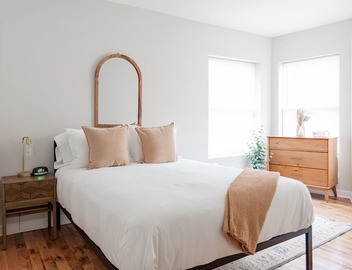 Duplex 2 Bedroom and 1.5 Bath Retreat Near Loyola Park 2