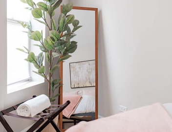Duplex 2 Bedroom and 1.5 Bath Retreat Near Loyola Park 5