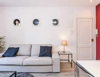 Elegant and luxurious interior designed apartment, perfect for those who are in search of the finer things in life. 4