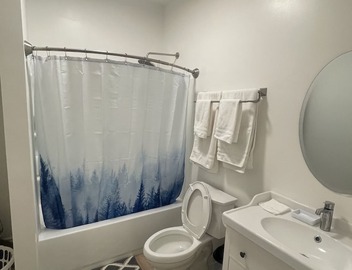 Comfort Stay In Monrovia-Explore 4