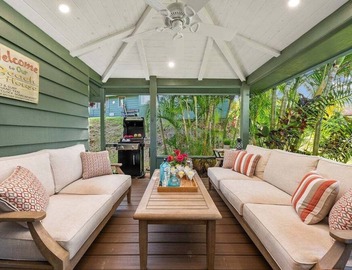 SUMMER SALE! Remodeled Hawaiian Cottage Near Beach w Pool - International Colony Club 37 3