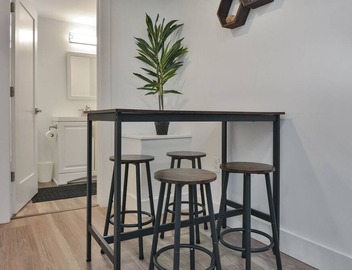 Sleek Somerville Apartment near Encore! 5