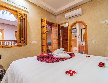 MAISON KA HOTEL: DOUBLE BED OR TRIPLE 5
