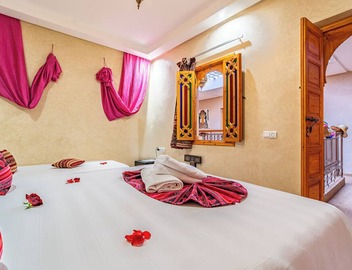 MAISON KA HOTEL: DOUBLE BED OR TRIPLE 4
