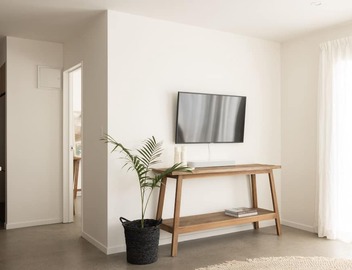 Kayu Casa -Stylish 1-Bedroom Apartment with Beautifully Curated Decor, Bright Open Living, Steps from Mount Maunganui’s Cafes and Shops 3