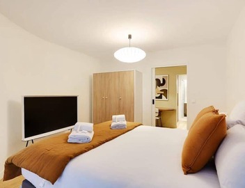 A Refined 2-BR in Saint-Germain 4