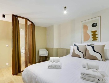 A Refined 2-BR in Saint-Germain 4