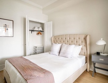 Bright Dupont Circle 2BR w/W/D, nr Restaurants & Bars, by Blueground 3