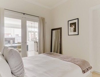 Bright Dupont Circle 2BR w/W/D, nr Restaurants & Bars, by Blueground 2